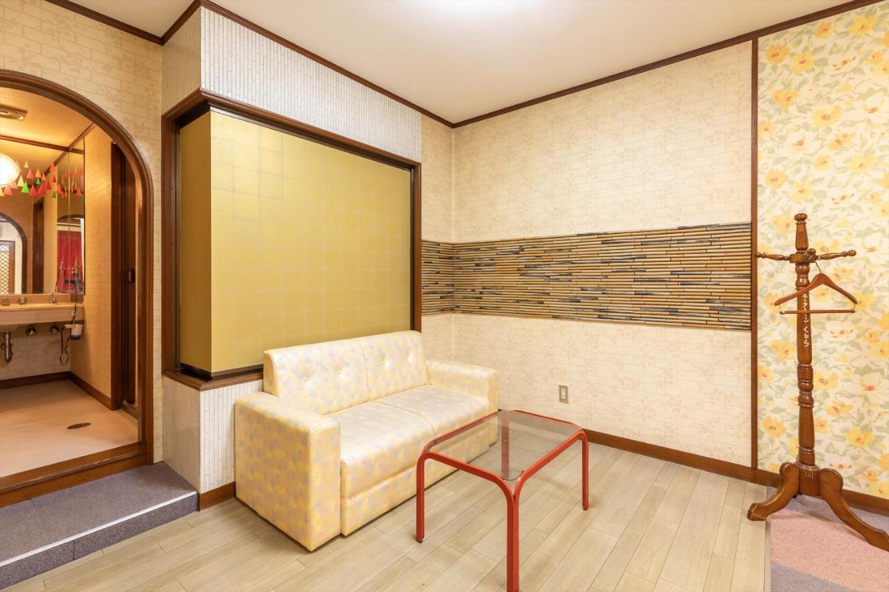 Oyo Hotel Tatsuyoshi Sennan Misakimachi Tannowa Extérieur photo