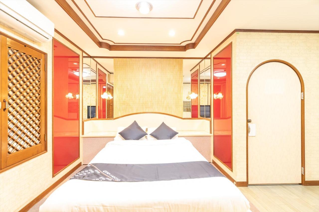 Oyo Hotel Tatsuyoshi Sennan Misakimachi Tannowa Extérieur photo